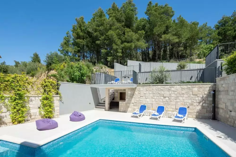 Villa 385m² in Croatia, Strozanac. Priced at 1375000€ rent photo-7