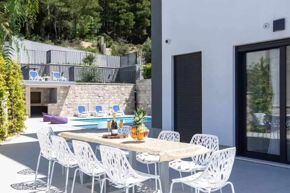 Villa 385m² in Croatia, Strozanac. Priced at 1375000€ rent photo-8