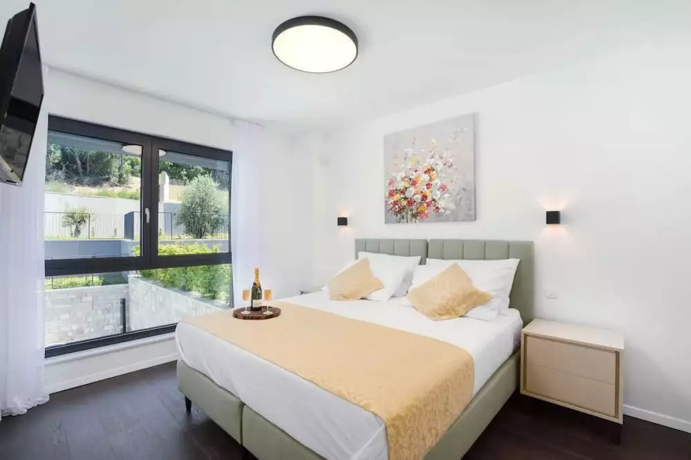 Villa 385m² in Croatia, Strozanac. Priced at 1375000€ rent photo-12