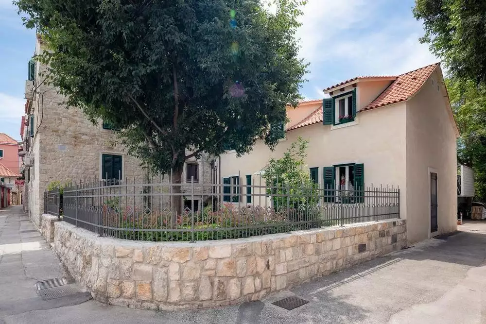 Hotels 137m² in Croatia, Split. Priced at 1200000€ rent photo-17