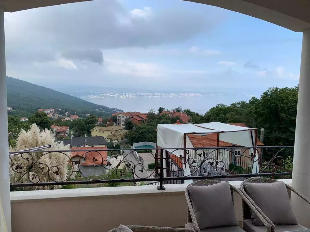 Villa 267m² in Croatia, Lovran. Priced at 800000€ rent photo-5