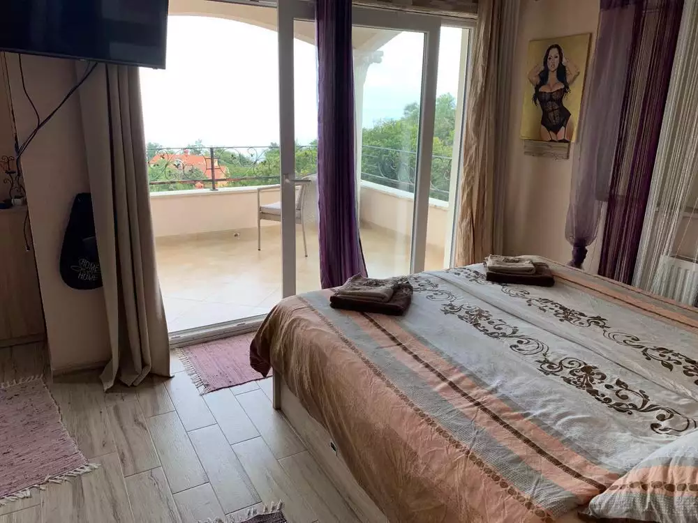 Villa 267m² in Croatia, Lovran. Priced at 800000€ rent photo-6