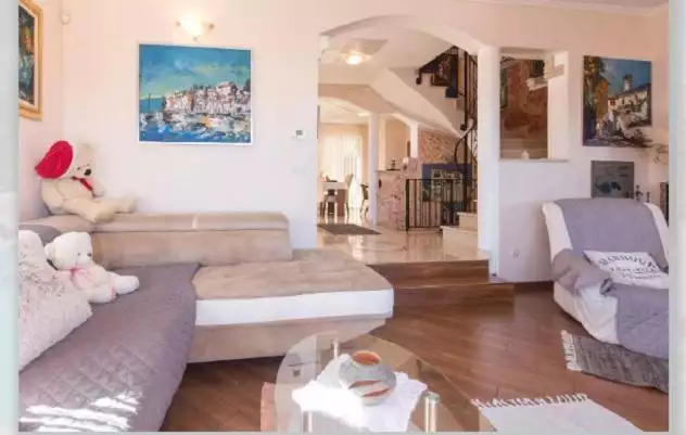 Villa 267m² in Croatia, Lovran. Priced at 800000€ rent photo-10