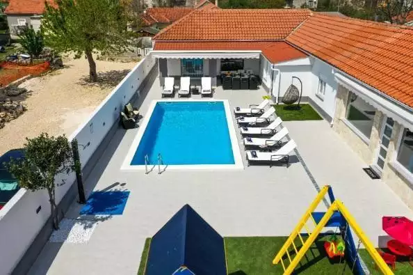 Villa 176m² in Croatia, Zadar. Priced at 980000€ rent photo-19