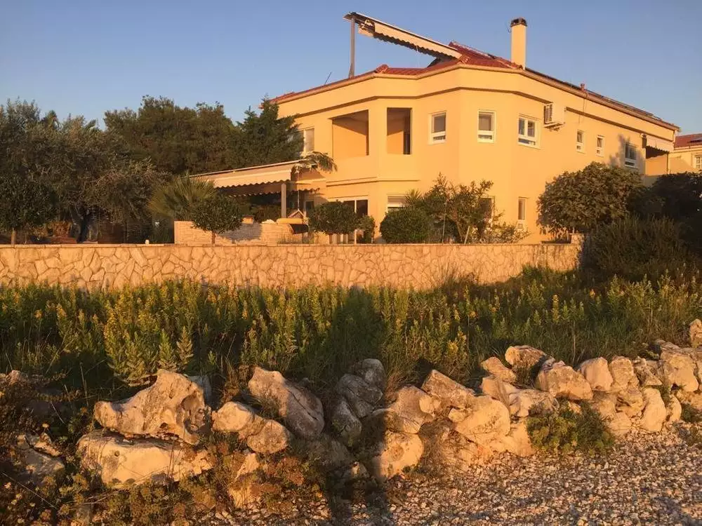 Hotels 420m² in Portugal, Tavira. Priced at 1260000€ rent photo-3