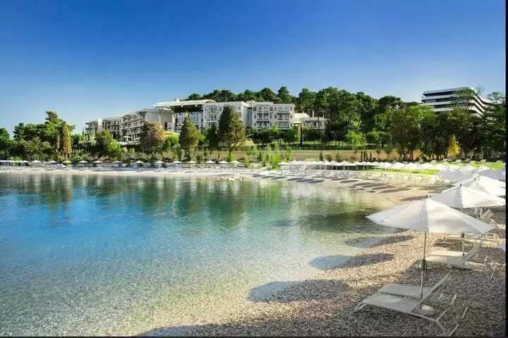 Hotels 408m² in Croatia, Rovinj. Priced at 1649000€ rent photo-1