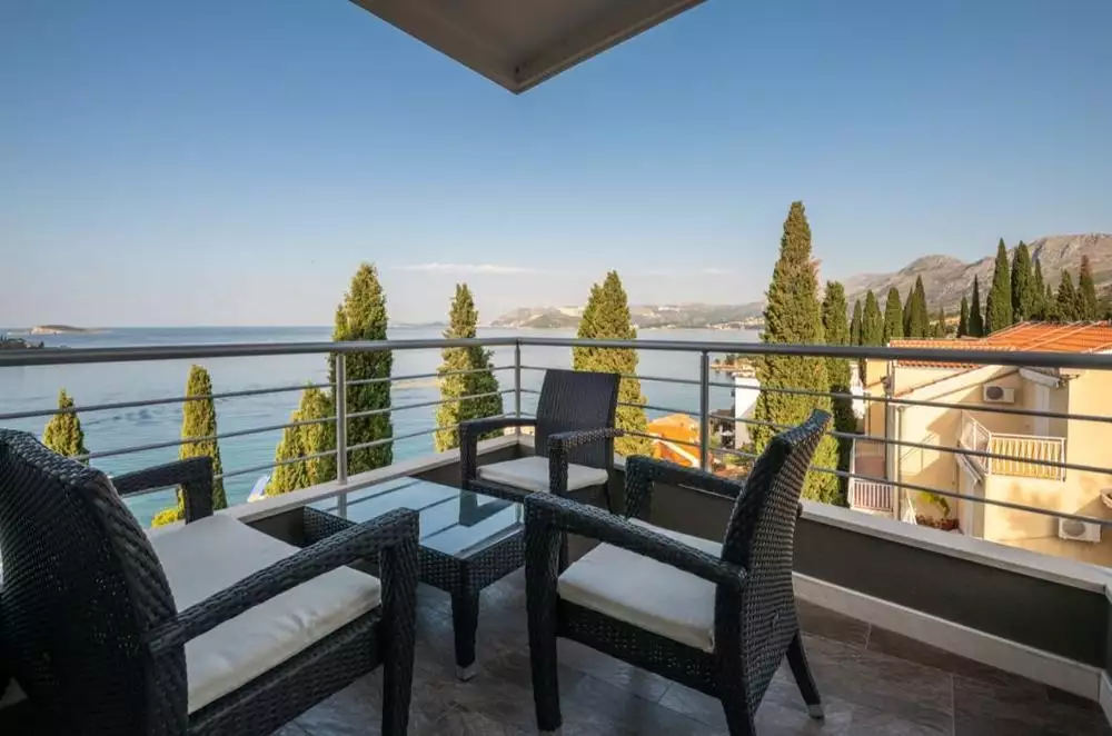 Hotels 1060m² in Croatia, Dubrovnik. Priced at 2500000€ rent photo-2