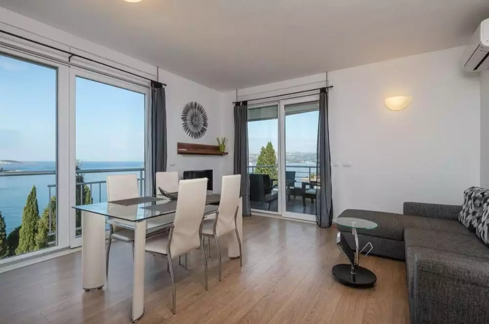 Hotels 1060m² in Croatia, Dubrovnik. Priced at 2500000€ rent photo-13