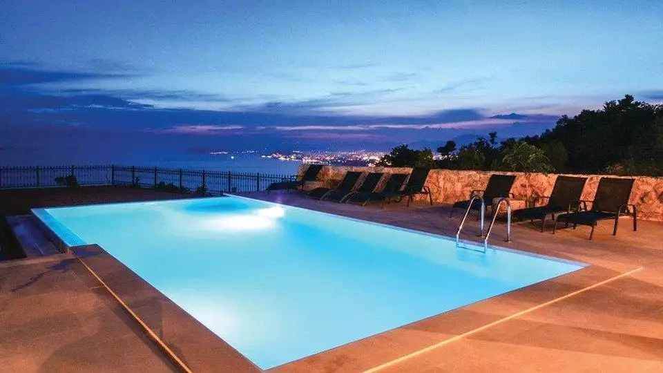 Villa 480m² in Croatia, Podstrana. Priced at 2200000€ rent photo-1