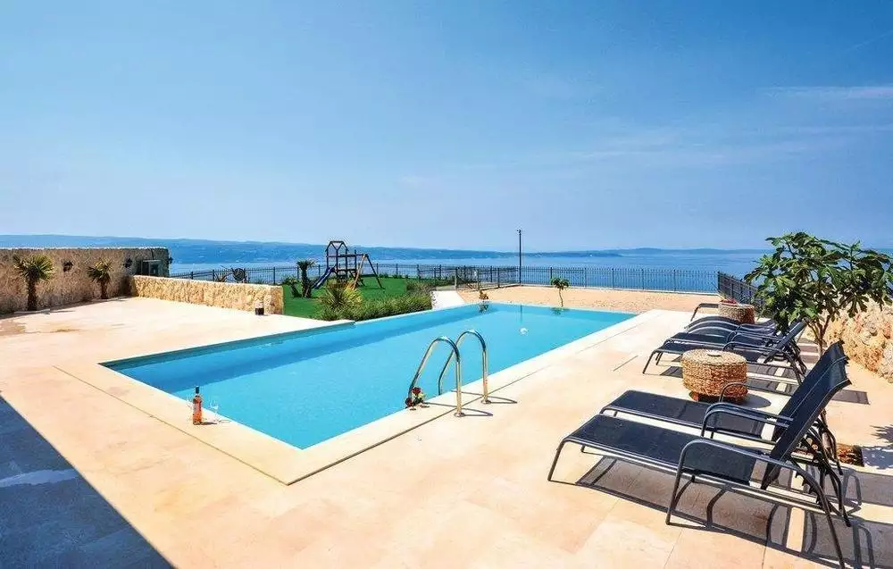 Villa 480m² in Croatia, Podstrana. Priced at 2200000€ rent photo-3