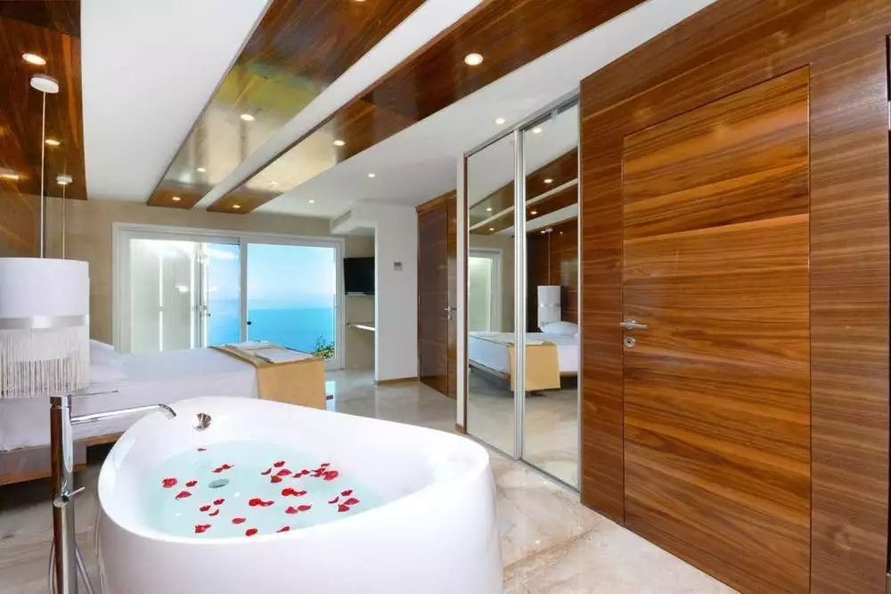 Villa 480m² in Croatia, Podstrana. Priced at 2200000€ rent photo-10