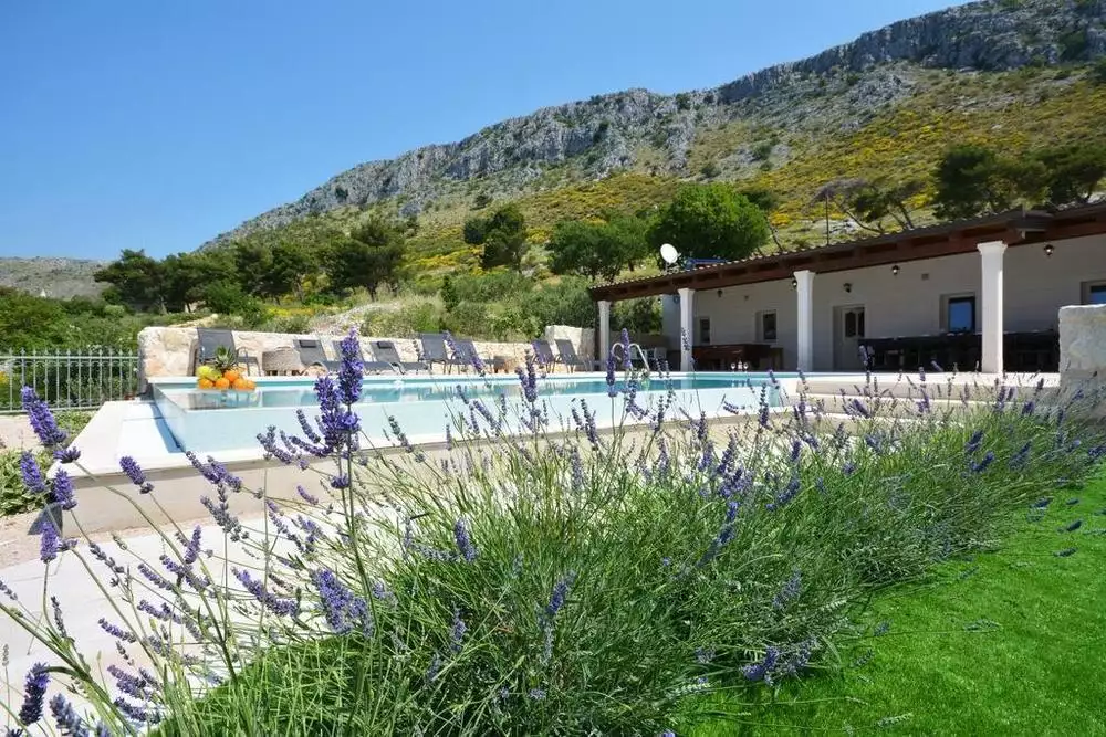 Villa 480m² in Croatia, Podstrana. Priced at 2200000€ rent photo-12