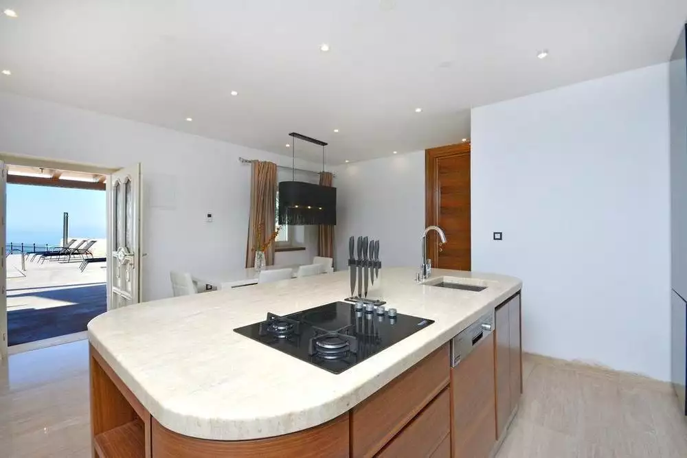 Villa 480m² in Croatia, Podstrana. Priced at 2200000€ rent photo-16