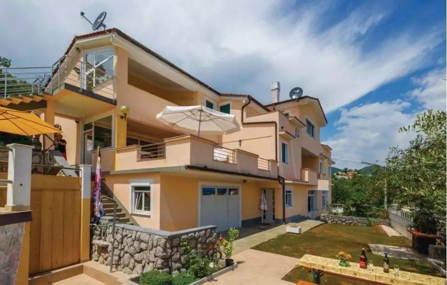 Hotels 1000m² in Croatia, Veprinac. Priced at 1660000€ rent photo-2