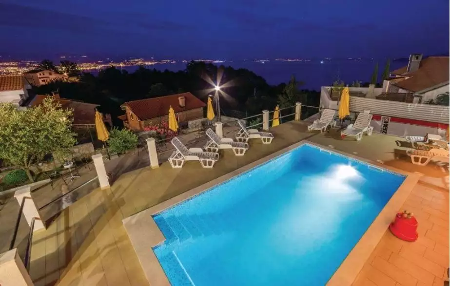 Hotels 1000m² in Croatia, Veprinac. Priced at 1660000€ rent photo-4