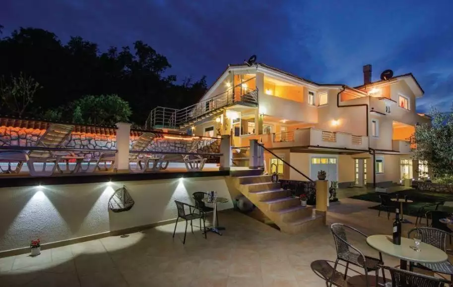 Hotels 1000m² in Croatia, Veprinac. Priced at 1660000€ rent photo-7