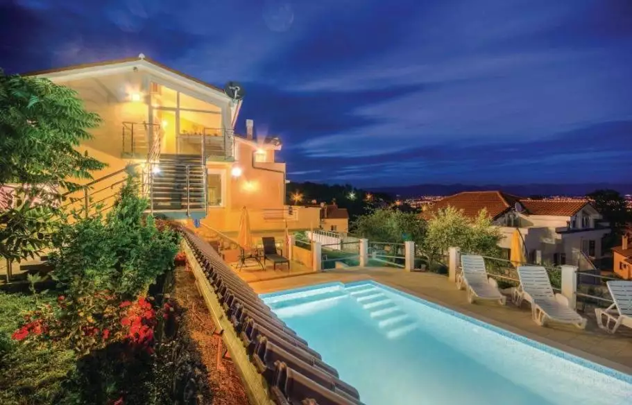 Hotels 1000m² in Croatia, Veprinac. Priced at 1660000€ rent photo-8