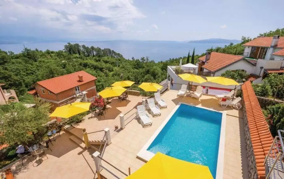 Hotels 1000m² in Croatia, Veprinac. Priced at 1660000€ rent photo-1