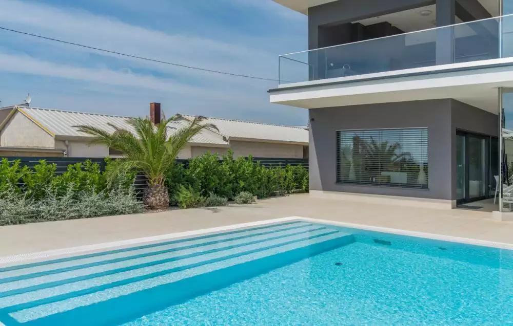 Villa 400m² in Croatia, Kastelir. Priced at 2690000€ rent photo-14