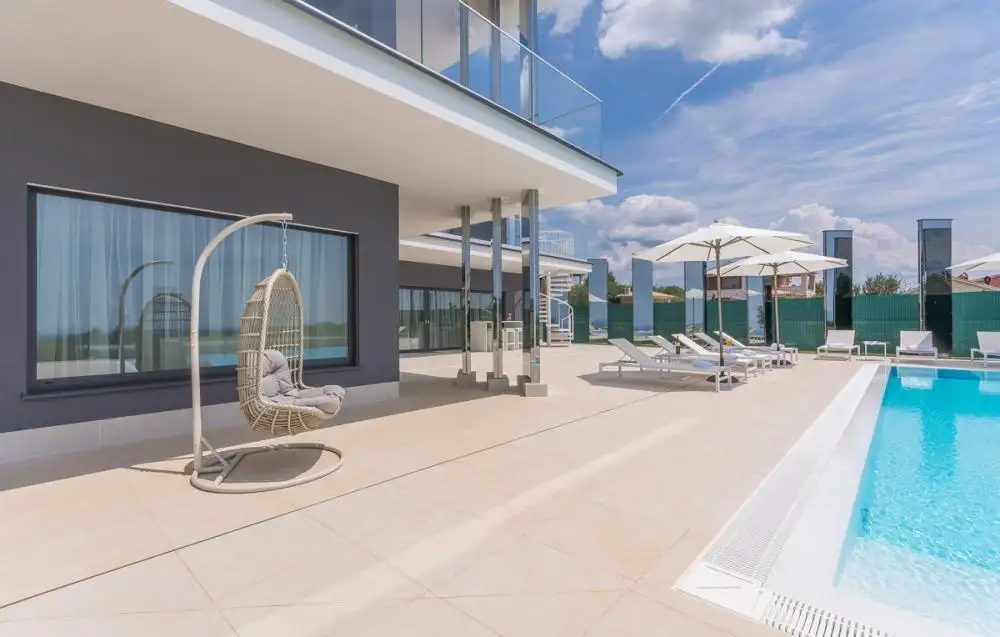 Villa 400m² in Croatia, Kastelir. Priced at 2690000€ rent photo-20