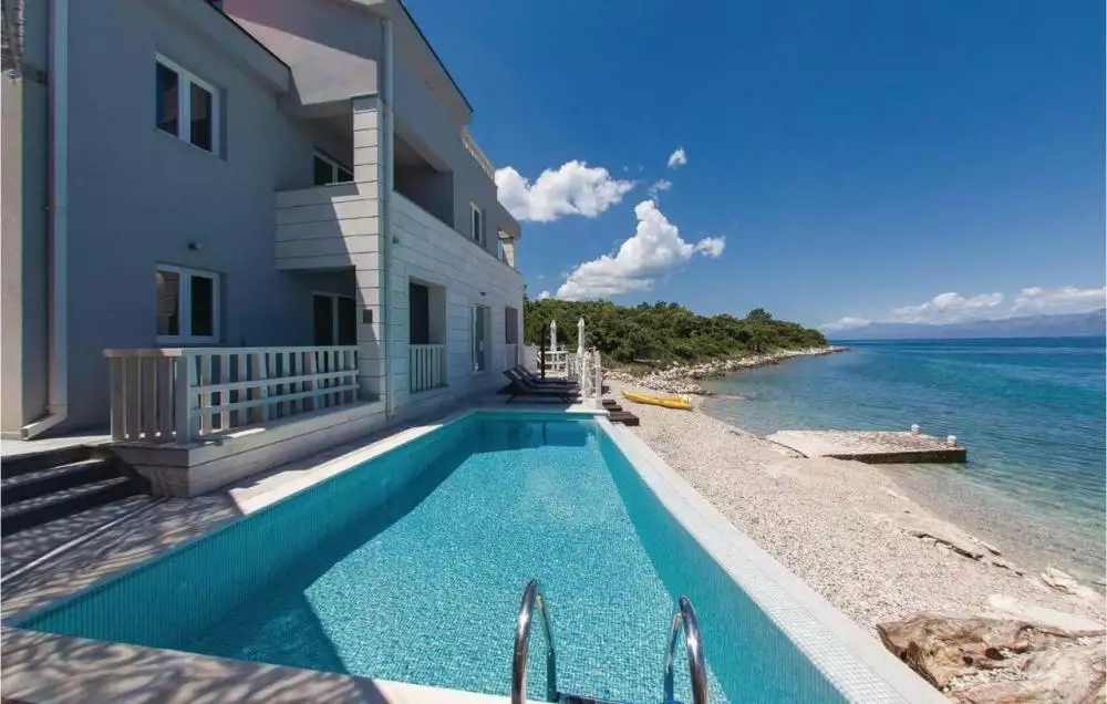 Villa 320m² in Croatia, Pejesac. Priced at 1850000€ rent photo-2