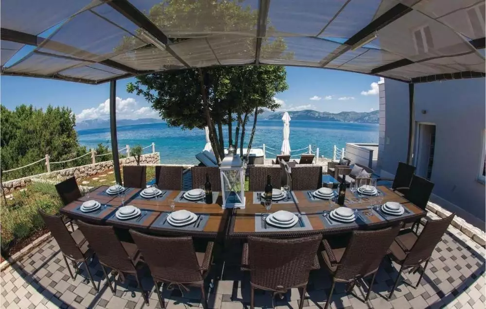 Villa 320m² in Croatia, Pejesac. Priced at 1850000€ rent photo-7