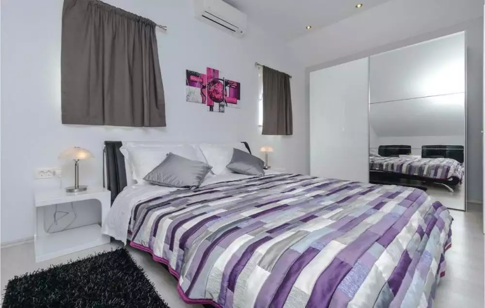 Villa 320m² in Croatia, Pejesac. Priced at 1850000€ rent photo-10