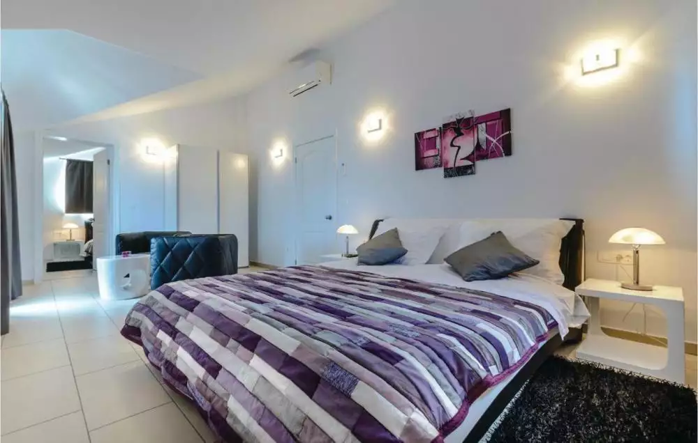 Villa 320m² in Croatia, Pejesac. Priced at 1850000€ rent photo-18