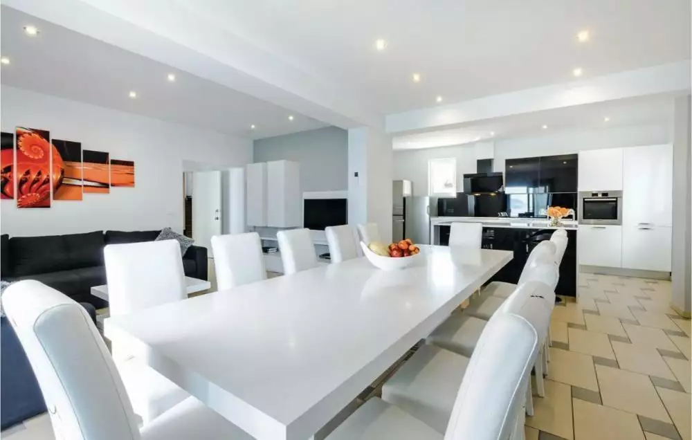 Villa 320m² in Croatia, Pejesac. Priced at 1850000€ rent photo-19