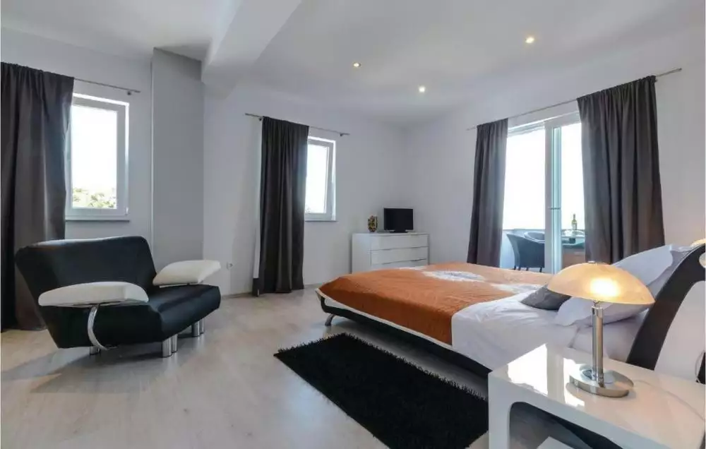 Villa 320m² in Croatia, Pejesac. Priced at 1850000€ rent photo-24