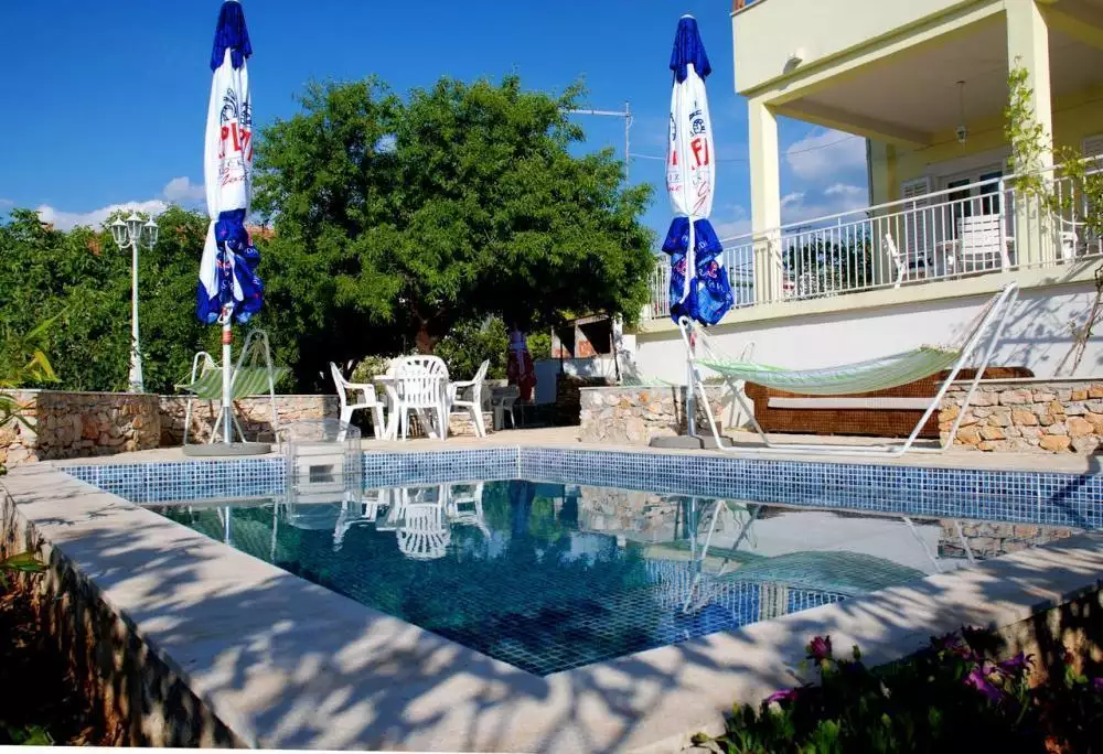 Villa 300m² in Croatia, Sutivan. Priced at 1000000€ rent photo-3