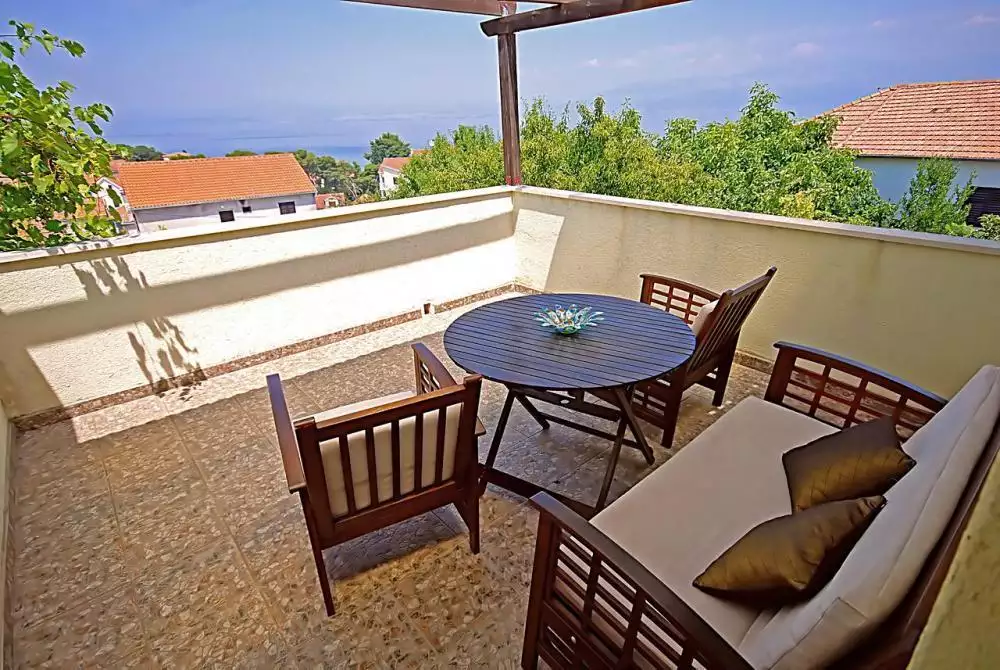 Villa 300m² in Croatia, Sutivan. Priced at 1000000€ rent photo-9