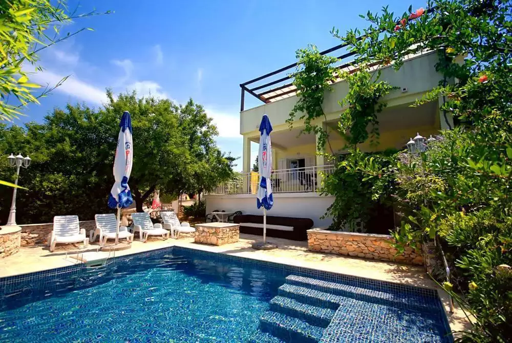Villa 300m² in Croatia, Sutivan. Priced at 1000000€ rent photo-16