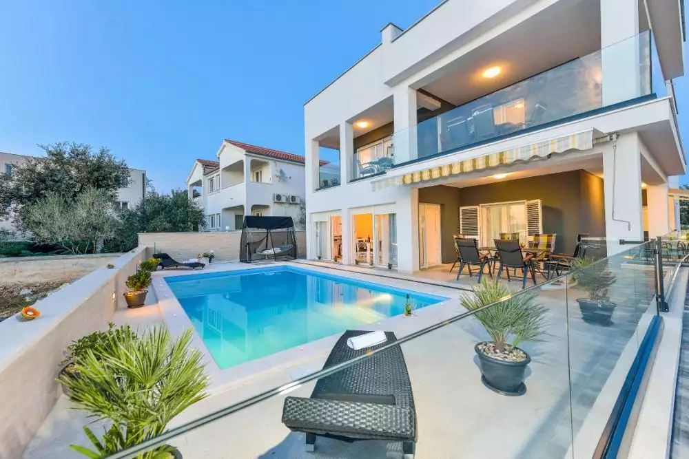 Hotels 390m² in Croatia, Zaton. Priced at 1250000€ rent photo-1