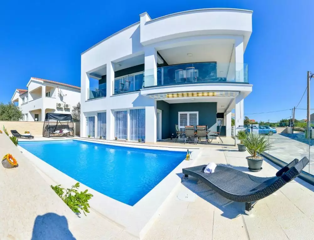 Hotels 390m² in Croatia, Zaton. Priced at 1250000€ rent photo-4