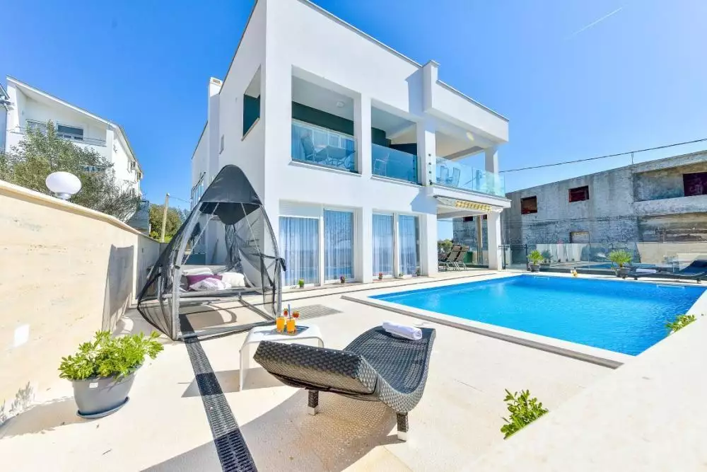 Hotels 390m² in Croatia, Zaton. Priced at 1250000€ rent photo-5
