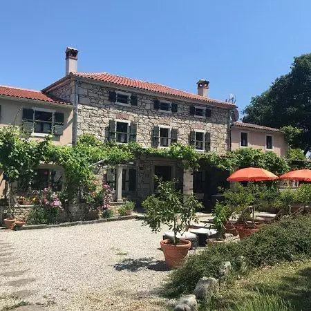 Villa 600m² in Croatia, Visinada. Priced at 3500000€ rent photo-2