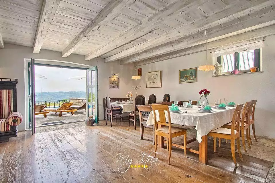 Villa 600m² in Croatia, Visinada. Priced at 3500000€ rent photo-4