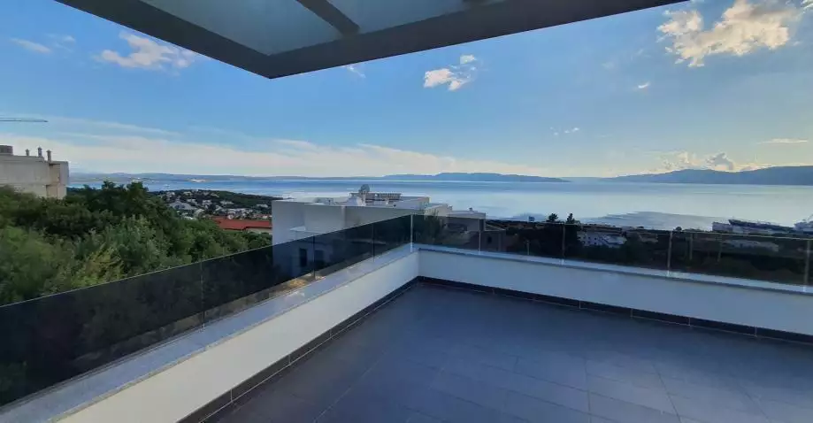 Villa 313m² in Croatia, Kostrena. Priced at 1350000€ rent photo-3