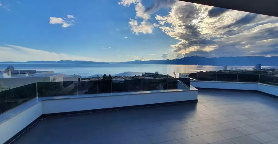 Villa 313m² in Croatia, Kostrena. Priced at 1350000€ rent photo-4