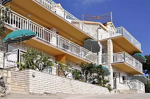 Hotels 1090m² in Croatia, Lumbarda. Priced at 1980000€ rent photo-6