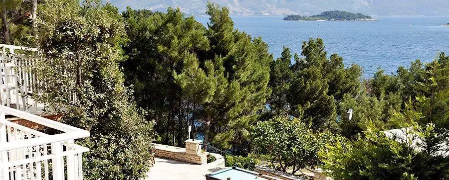 Hotels 1090m² in Croatia, Lumbarda. Priced at 1980000€ rent photo-8