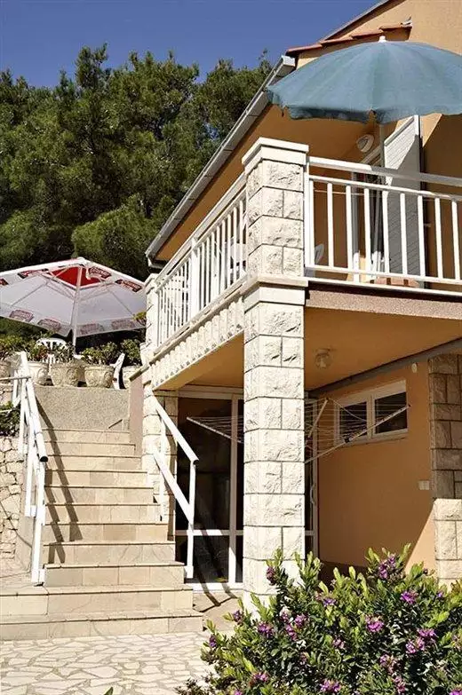 Hotels 1090m² in Croatia, Lumbarda. Priced at 1980000€ rent photo-14