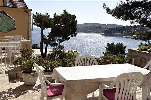 Hotels 1090m² in Croatia, Lumbarda. Priced at 1980000€ rent photo-16