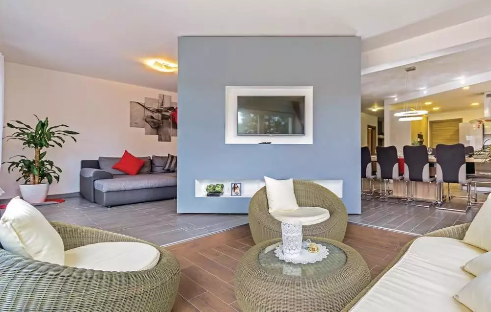 Villa 350m² in Croatia, Sisan. Priced at 950000€ rent photo-6