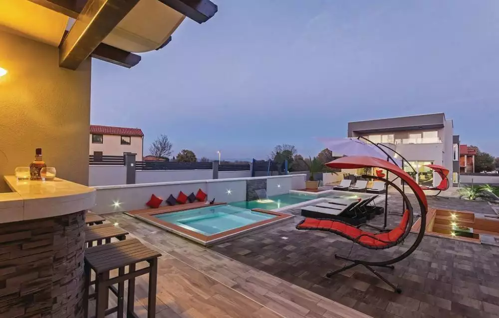 Villa 350m² in Croatia, Sisan. Priced at 950000€ rent photo-20