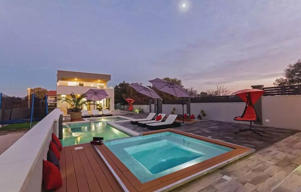 Villa 350m² in Croatia, Sisan. Priced at 950000€ rent photo-21