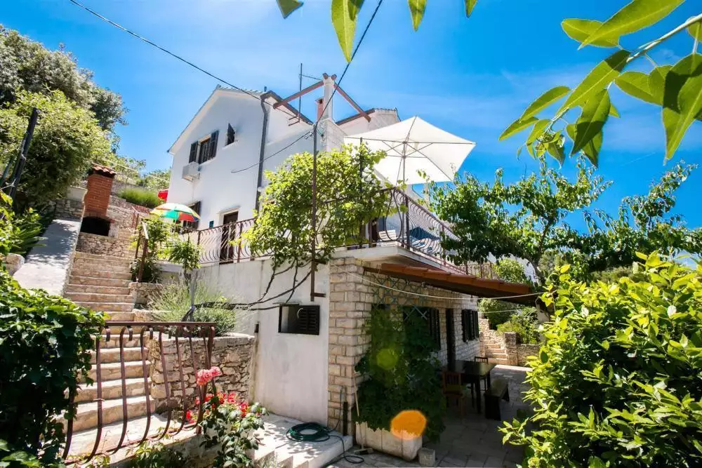 Hotels 226m² in Croatia, Brac. Priced at 587000€ rent photo-3