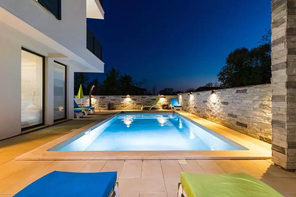 Hotels 440m² in Croatia, Medulin. Priced at 2000000€ rent photo-13