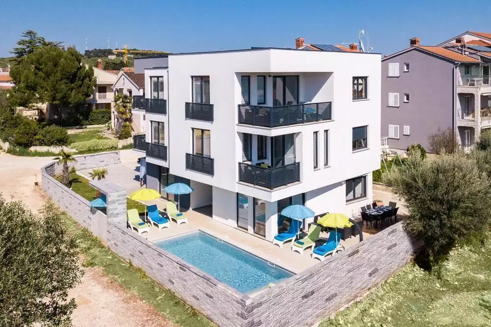 Hotels 440m² in Croatia, Medulin. Priced at 2000000€ rent photo-15